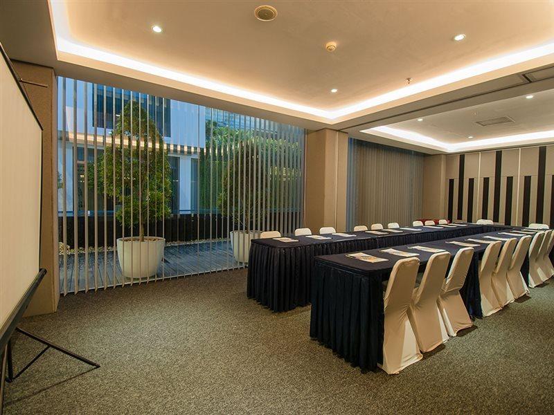 Fm7 Resort Hotel - Jakarta Airport Tangerang Exterior foto