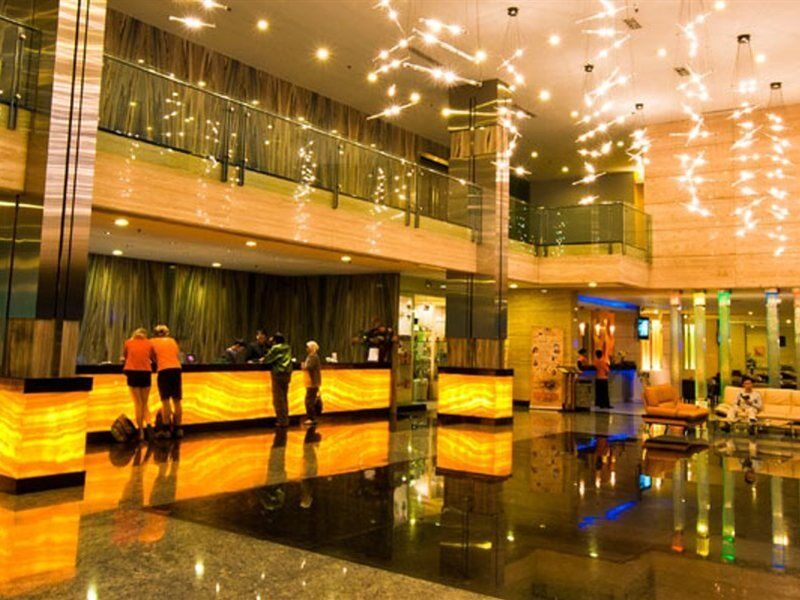 Fm7 Resort Hotel - Jakarta Airport Tangerang Exterior foto